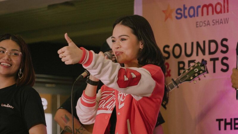 Esang de Torres : Jeune Star Philippine