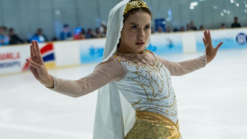 Triple médaillée d’or – Jacey Jean Wills sur la glace