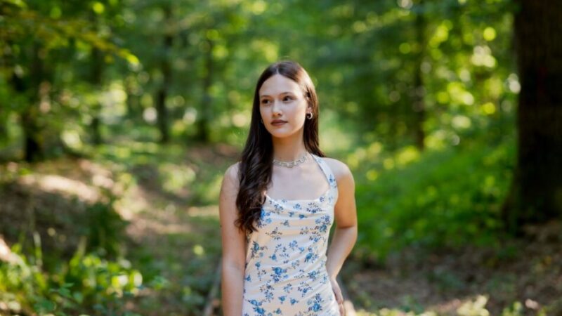 Maria Joo Coman, diamant vocal roumain, illumine YouTube avec “Listen”