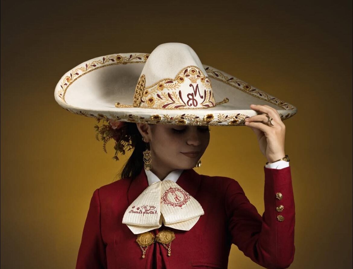 Nathaly Basulto est une jeune chanteuse latino qui mélange musique régionale mexicaine et pop moderne