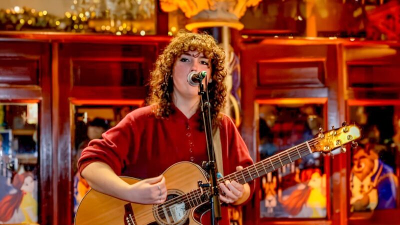 Sadhbh Keane, adolescente et musicienne pleine de promesses