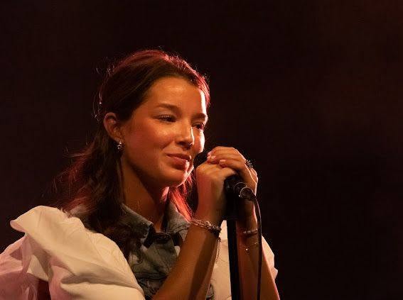 Eva Jumatate : de l’enfant star à l’artiste