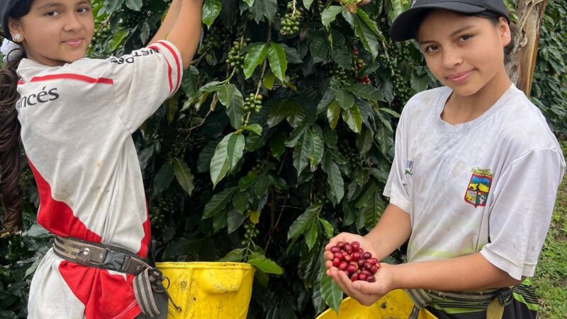 Las Chamisas : Xiomara et Valery, deux jeunes Colombiennes